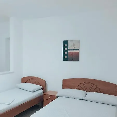 Hotel Nino Dhermi