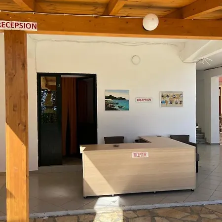 Hotel Nino Dhermi